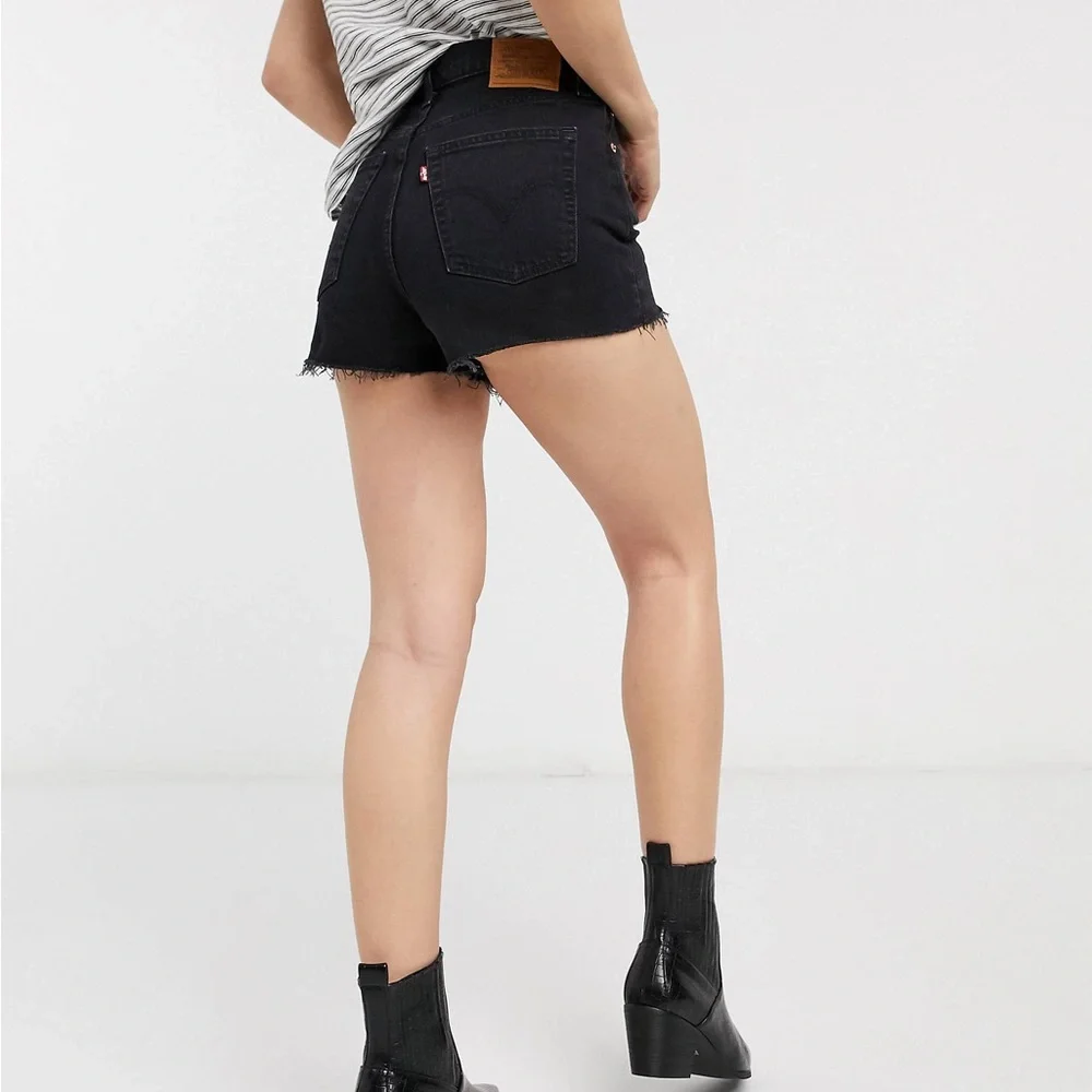 New Levi's Ribcage denim Cutoff Jean Shorts - Picture 6 of 11